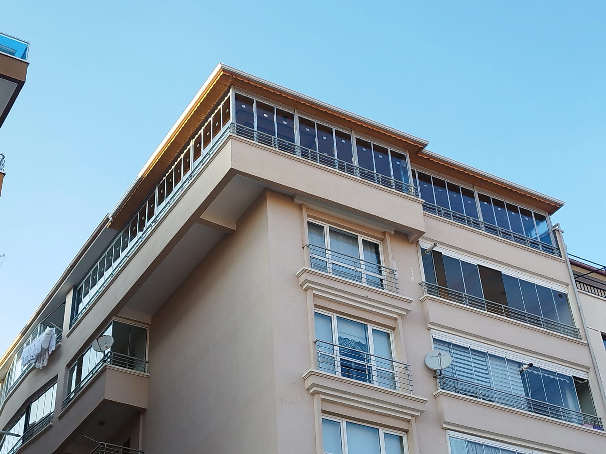 Mova Cam Balkon Sistemleri